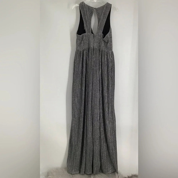 Aidan By Aidan Maddox Metallic Pleated Knit Formal Gown NWT Silver Black Size 2 - Picture 2 of 11